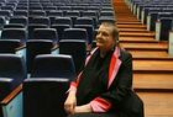 Helga Schmidt maniobra para que no cierre el Palau de les Arts en 2015