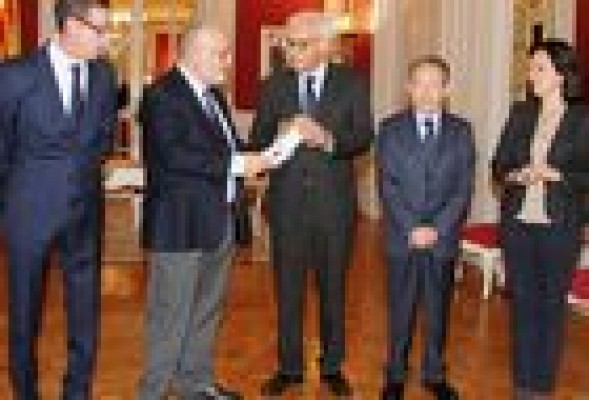 El Síndic de Comptes asegura que los ingresos de la Generalitat cayeron en 2012 y la deuda se duplicó