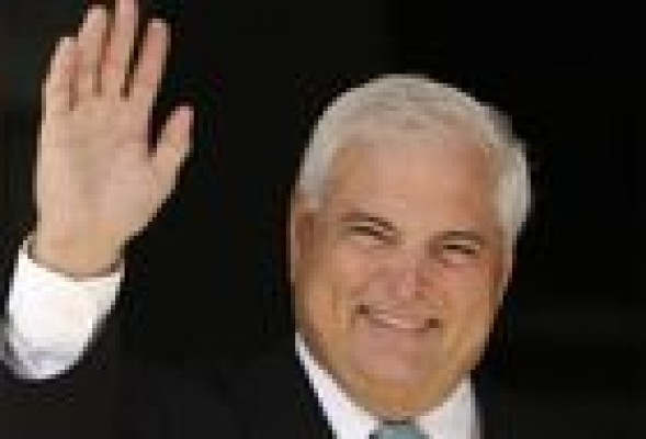 El presidente de Panamá viene a España a reclamar por Sacyr