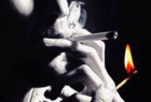 <em>Atrapado en el último cigarrillo</em>