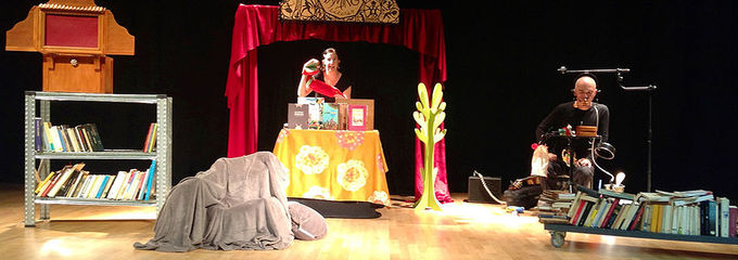 Un ratón de biblioteca apasionado por los cuentos ocupa el escenario de Sala Russafa