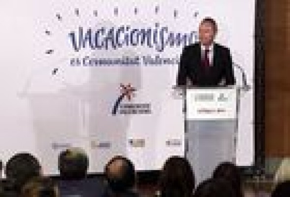 Fabra espera aumentar hasta los 23 millones de turistas en 2014 en la Comunitat