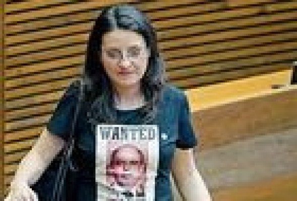 Oltra amenaza con denunciar al Consell si prorroga contratos de privatización sanitarios que no expiran esta legislatura