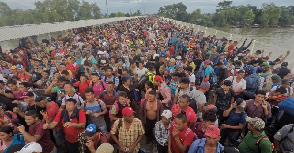 Los migrantes solo tienen voz en el 9% de los titulares de noticias y las mujeres son más 'invisibles'