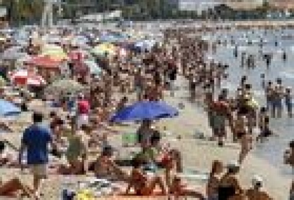 Alicante bate el récord de turistas extranjeros en 2013, con 4,2 millones