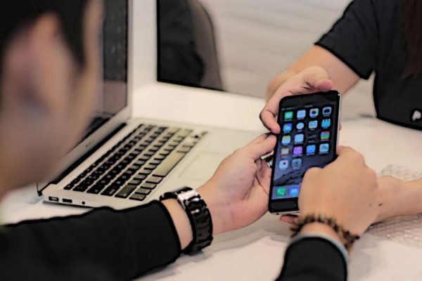 La valenciana Molo Repair aspira a alcanzar las 100 tiendas de reparación de teléfonos en 2020