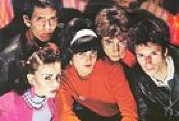 Los Pegamoides, la generación que derribó a los progres de pana y cantautor 