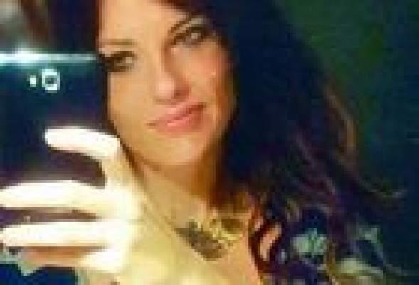 Cristina Seguí (Vox): La nueva musa de la derecha valenciana, con 'selfie' incluido