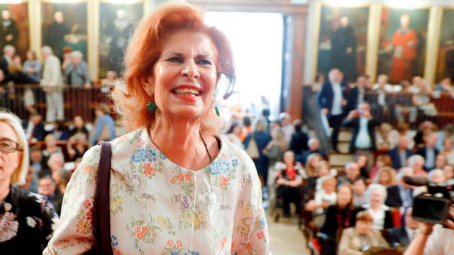 
Trasladan a Carmen Alborch desde su domicilio hasta el tanatorio de València