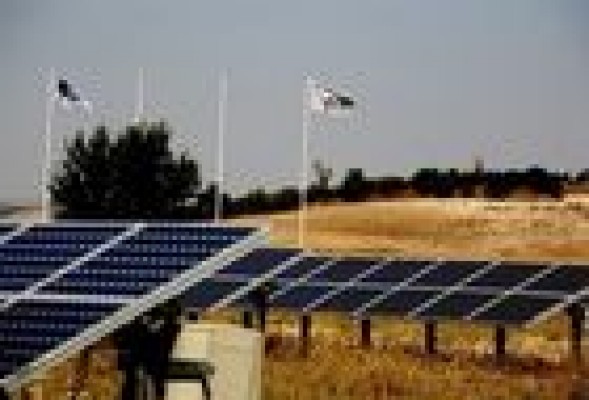 FCC comunica a Competencia la venta del 51% de renovables