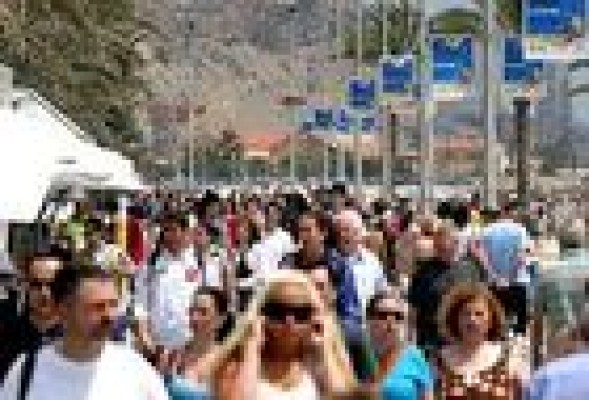 Comunitat Valenciana, uno de los destinos principales de residentes españoles en 2013