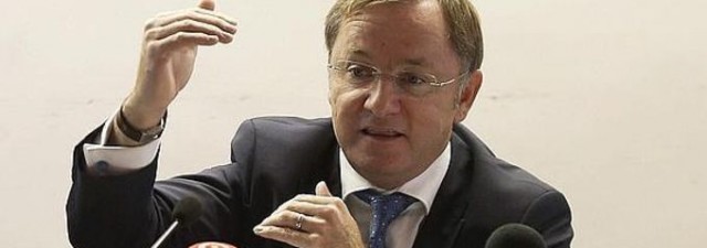 Moragues cambia la ley para tapar con patrimonio los agujeros de empresas públicas