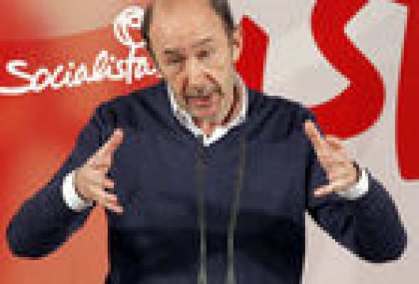 Rubalcaba pide cambiar la Constitución