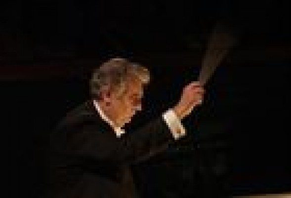 Plácido Domingo dirigirá a la Banda Primitiva de Llíria