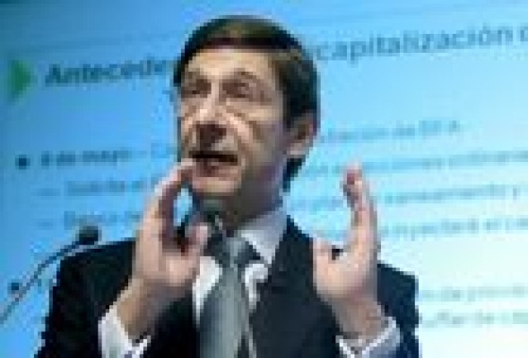 Bankia supera sus propios objetivos y gana 818 millones en 2013