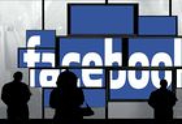 Facebook cumple 10 años entre dudas, potencial y sin el 