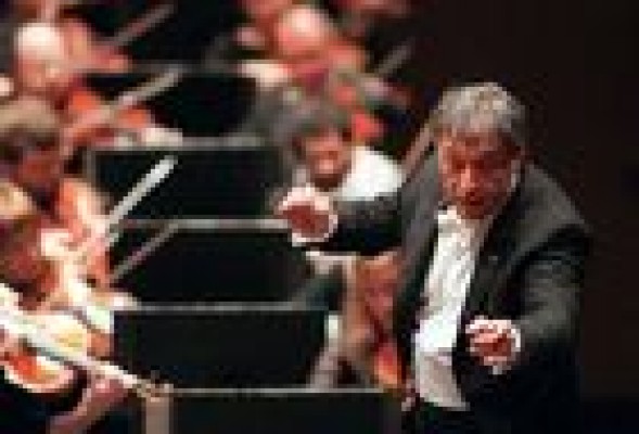 Cultura presiona a Helga Schmidt para que le baje el sueldo a Zubin Mehta