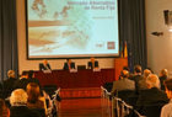 Bolsa, bonos y compra/venta de facturas son alternativas al clásico crédito bancario