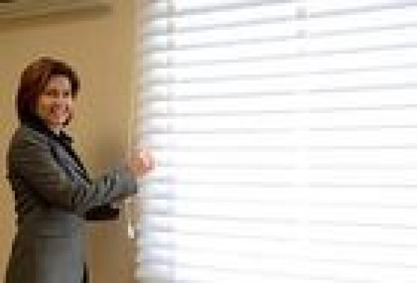 El fabricante de cortinas de madera Luxmader compra la californiana Qualfin
