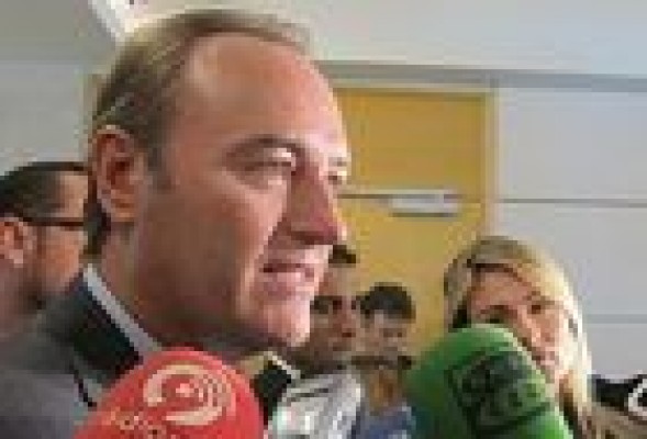 Fabra asegura que tuvo que cerrar RTVV al no poder costearla porque 