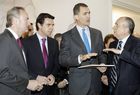El príncipe se interesa por la industria del diseño español en Feria Valencia