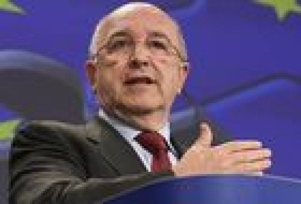 Almunia impone su ley para salvar a la SGR de la quiebra