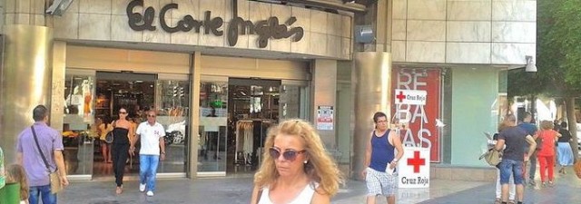 El Corte Inglés recibe ofertas para vender varios de sus centros comerciales en Valencia