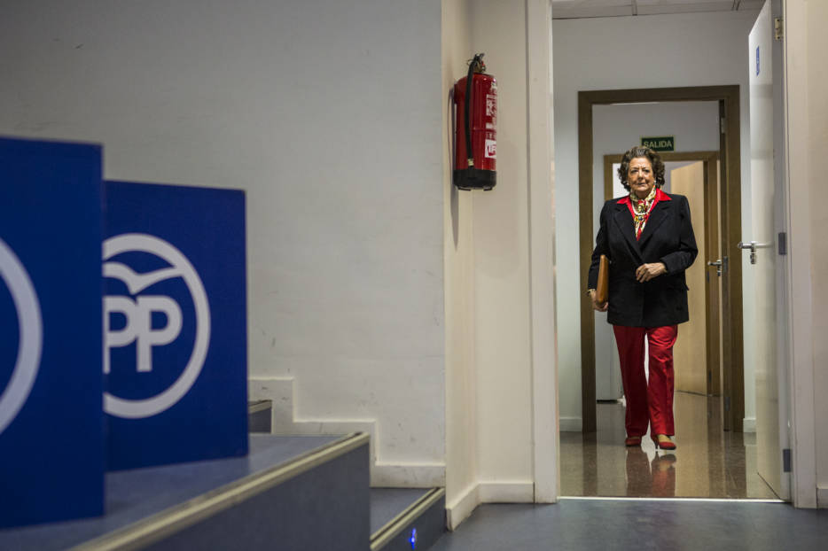  Rita Barberá comparece para dar explicaciones (Fotos: EVA MÁÑEZ) - 