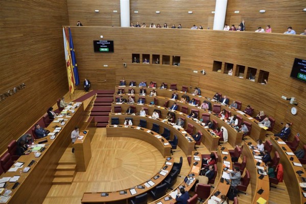 Les Corts designan a los 15 diputados que acudirán al debate de reforma del Estatut en el Congreso