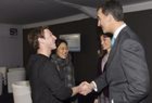 Zuckerberg protagoniza el MWC