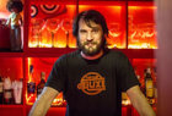 La sala dELUXE pop club de Valencia cumple seis años de conciertos a pie de artista