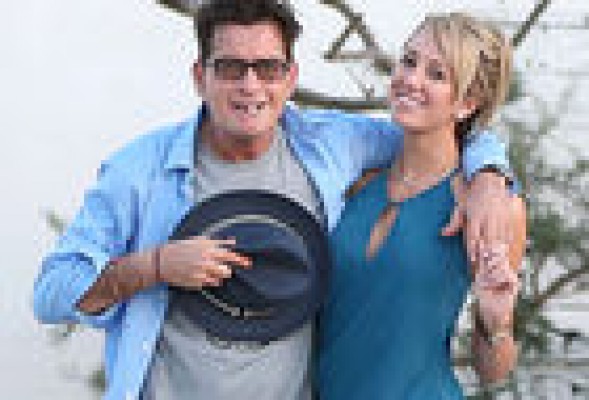 Sin frenos y cuesta abajo: así es la vida loca de Charlie Sheen