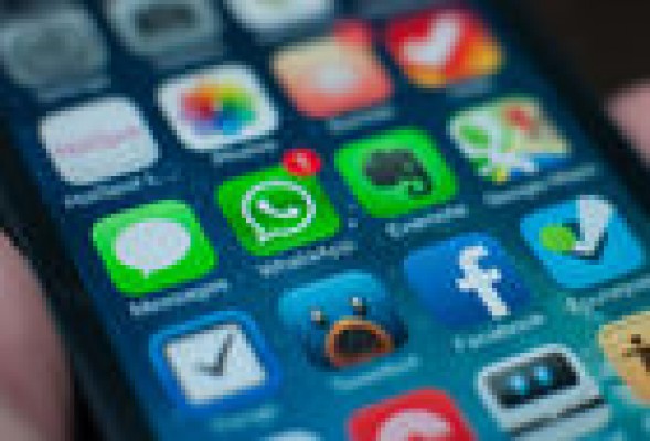 <em>Telefónica, el servicio de voz WhatsApp y el nuevo parasitismo </em>