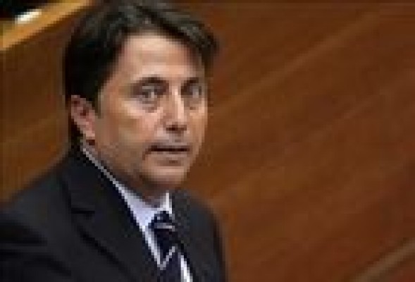 El juez pide a Sanidad que diga si las facturas por la ampliación del Clínico pasaron por el Gabinete de Cervera