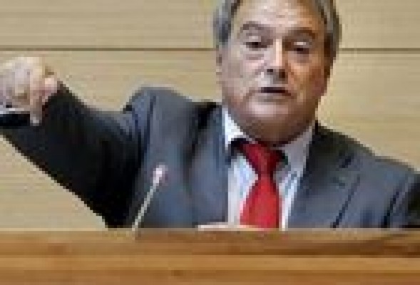 Rus avisa a Fabra de que no votará la expulsión de Martínez