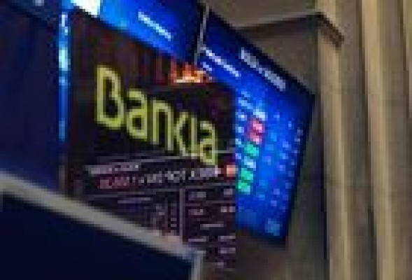 Los potenciales bajistas toman posiciones en Bankia: el préstamo sube un 40%
