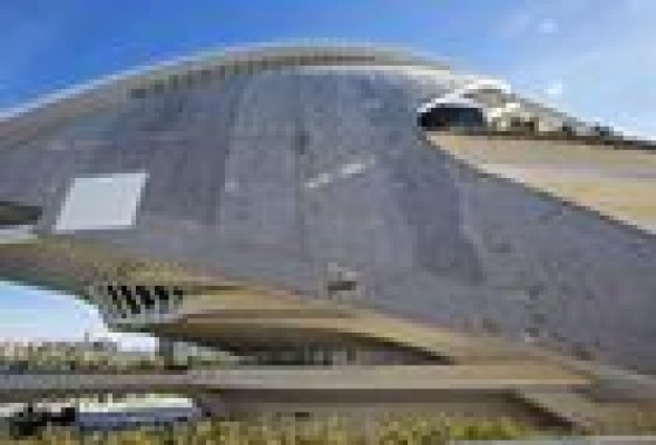 Calatrava realiza pruebas de envejecimiento con trencadís para volver a recubrir el Palau de les Arts