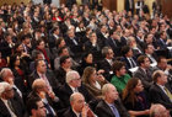 Acuerdo empresarial en la fiesta de VP:<br />