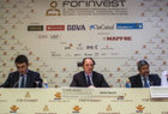 La economía valenciana mejora pero todavía no llega al aprobado