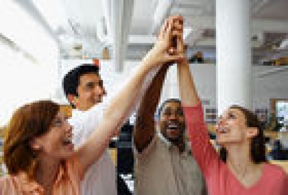 <em>Se precisan equipos motivados y dispuestos <br />a conquistar el mundo</em>