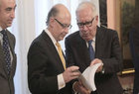 Los expertos creen que el impuesto a la banca debe consensuarse en la UE
