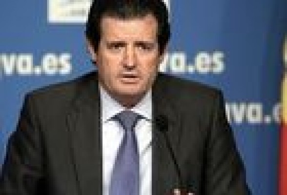 Al vicepresidente Císcar le siguen saliendo destinos fuera del Consell