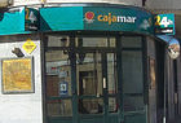 Cajamar prueba en Valencia la apertura de oficinas por la tarde
