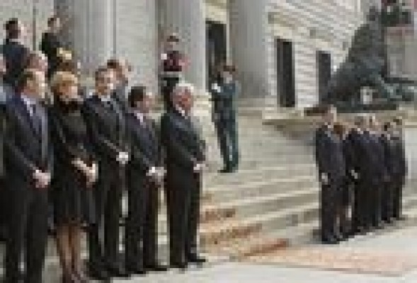 El Estado y las instituciones rinden honores a Suárez