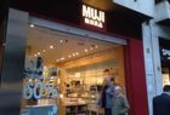 Muji cierra su tienda de Valencia