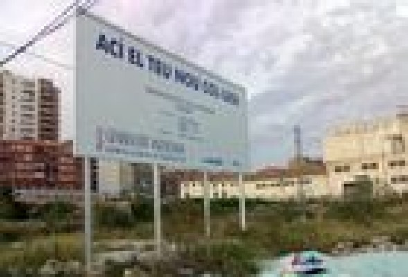 La Generalitat limita a tres colegios su inversión en obra pública en 2014