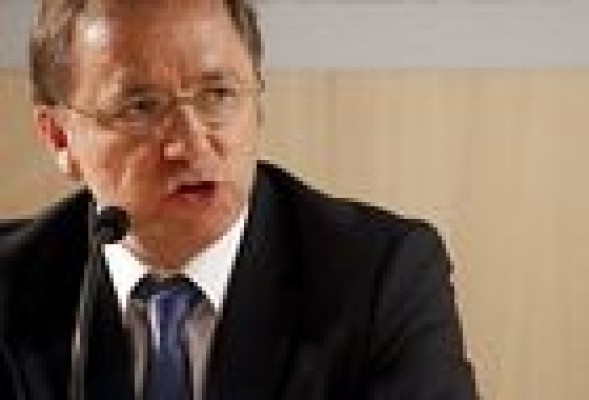 El Consell espera ahorrar un 20% sacando a concurso la luz