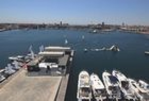 La Marina Real licita un restaurante y un local de ocio