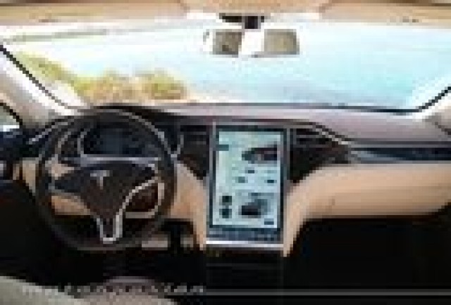 Telefónica dará servicios de conectividad a los automóviles Tesla en Europa