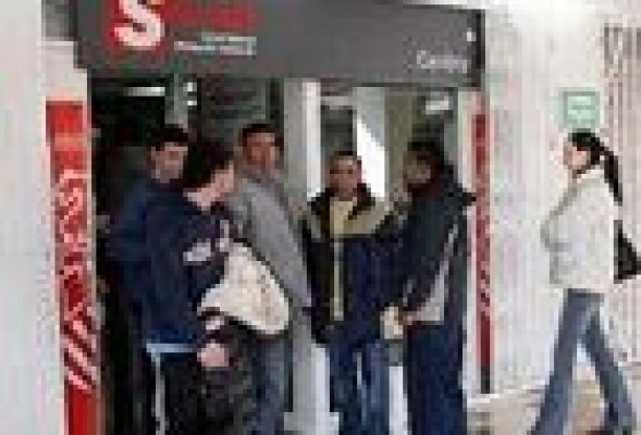 La Comunitat lidera la reducción del paro en marzo con un descenso de 5.902 parados
